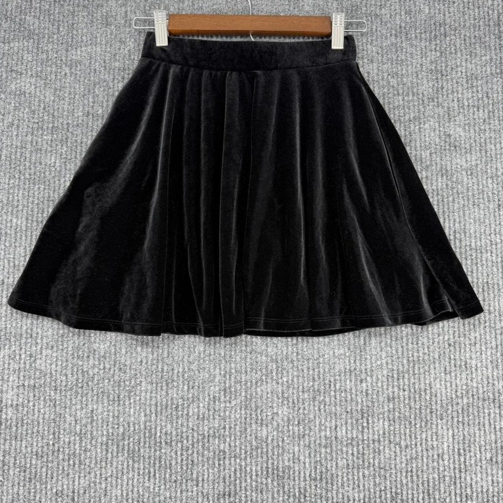 Hot Topic black velvet skater skirt XS‎ gothic grunge mini skirt